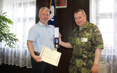predani_medaile_r_kvv_-_2.jpg
