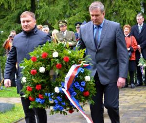 20170505_pietni_akt_pamatnik_rynovice_1.jpg