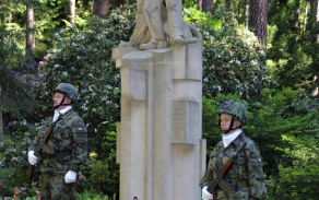 pamatnik_v_novem_boru.jpg